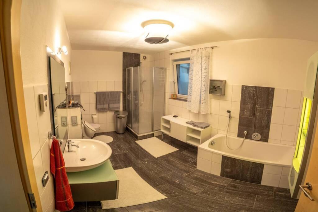 Wohnung Mit Talblick, Ladestation E-Auto Siegen Exterior foto